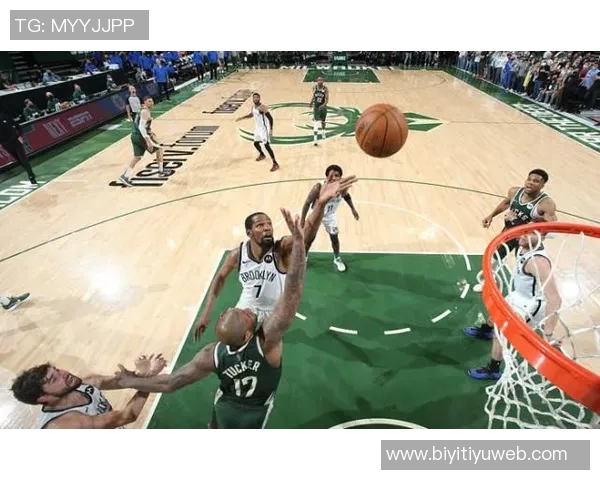 篮网主帅赞萨拉夫突破与组织能力强调其未来仍有提升潜力