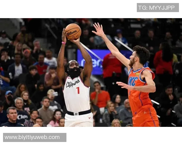 卢教练期待哈登与小卡错开上场时间却遭遇双双体力不支的困境