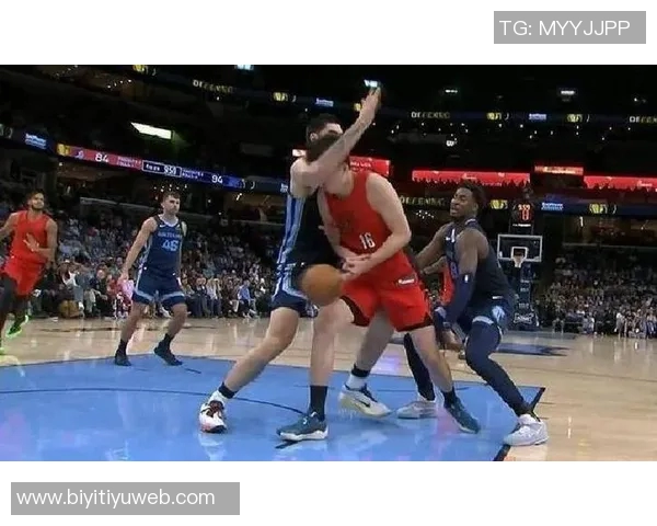 狄龙上半场表现抢眼8中3贡献7分1板3助2断成功对抗杨瀚森