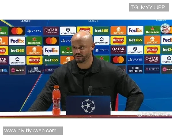 孔帕尼为妻子庆祝40岁生日专程回曼市包下豪华酒店盛大庆典 孔帕尼为妻子庆祝40岁生日专程回曼市包下豪华酒店盛大庆典