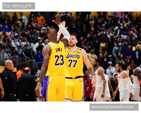 东契奇谈与詹姆斯默契提升彼此理解更深刻共同追求胜利