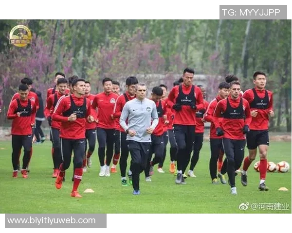 三镇新援贝维斯抵达泰国开启冬训之旅视频曝光