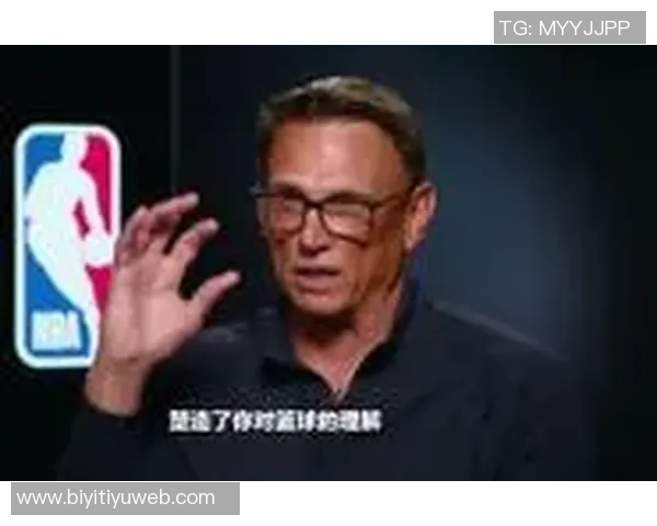 米奇称赞文班在关键时刻投进三分球球员表现至关重要